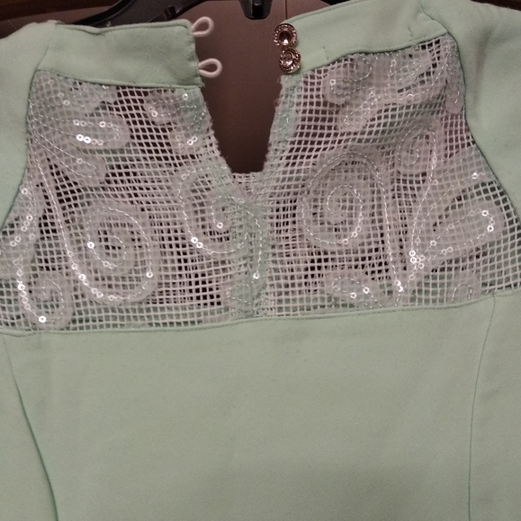 Dress - Picture 3 of 3